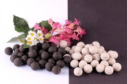 Plovoucí boilies - BLACK & WHITE - Halibut a Scopex 30g/16mm. NOVINKA 