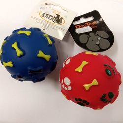 Vinylový pískací míček s kostičkami 8cm - různé barvy