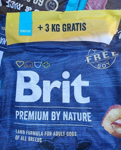 Brit Premium by Nature Sensitive Lamb 15kg + 3kg ZDARMA